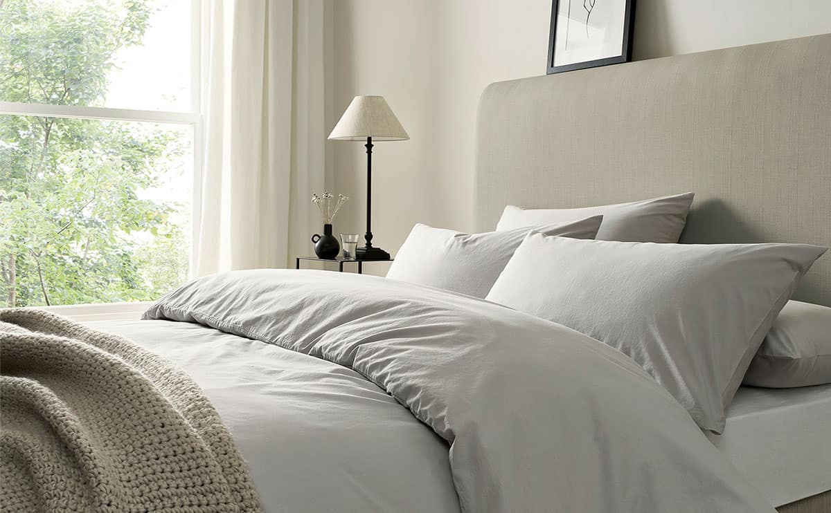 Polyester or Cotton Bed Sheets Which Is the Right Choice for You 1 Polyester or Cotton Bed Sheets Which Is the Right Choice for You