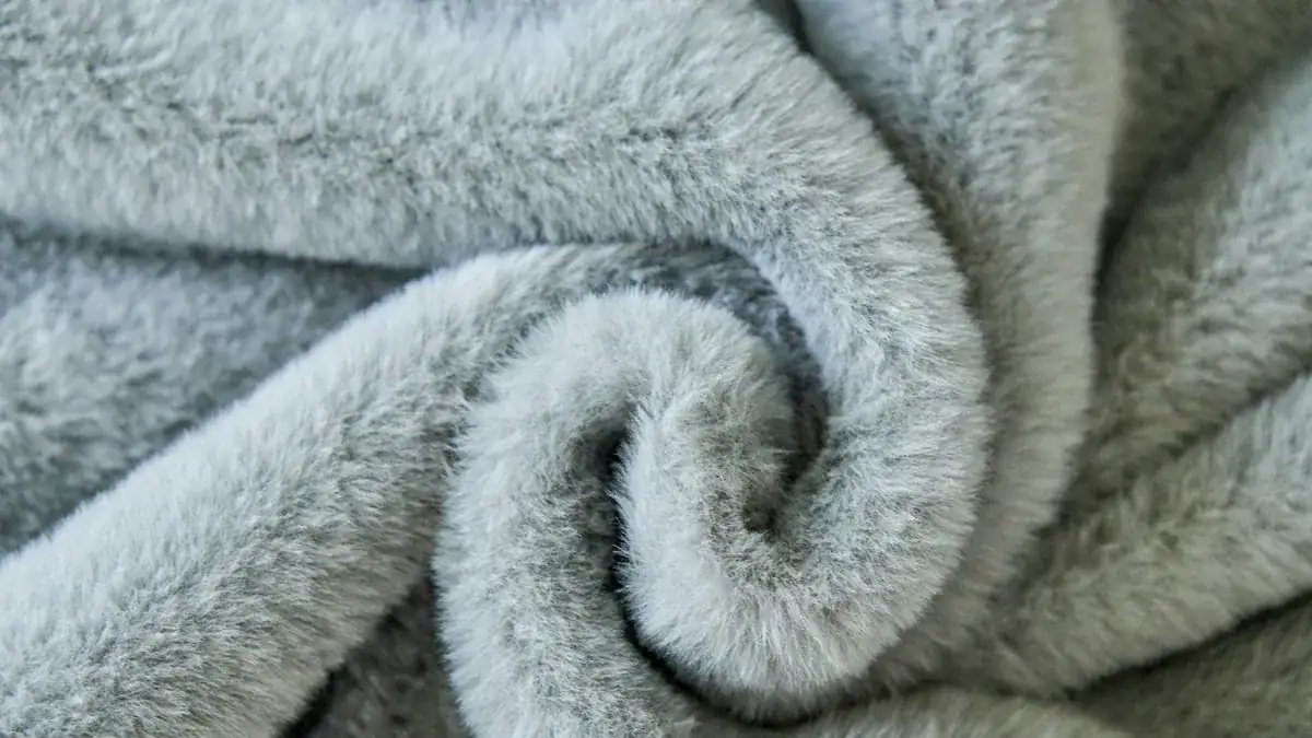 Top Durable Bedding Fabrics for Hot Sleepers in 2025 2 Durable Bedding Fabric Options
