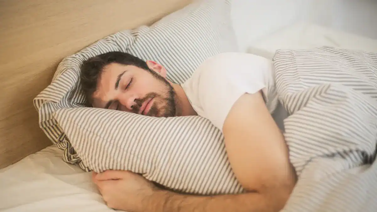 Polyester or Cotton Bedding Which Offers Better Sleep Comfort 3 Comfort and Sleep Experience
