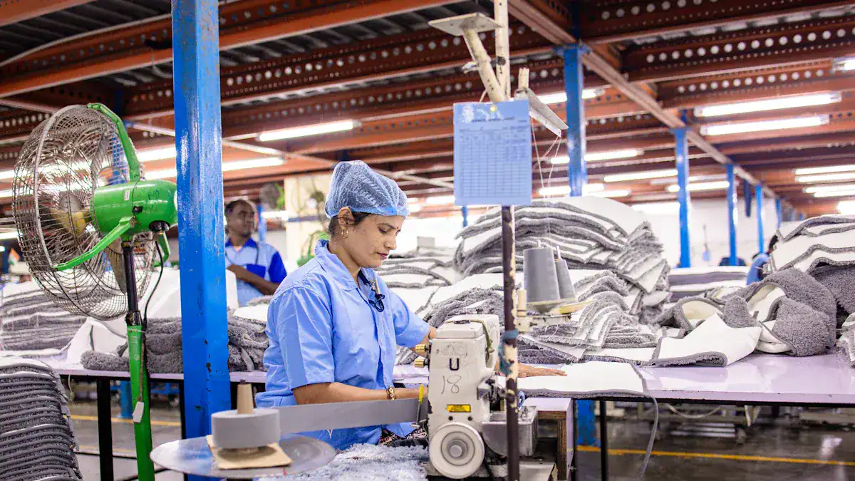 How to Choose the Right Bed Sheet Fabric Manufacturer for Your Business 2 Key Factors in Choosing a Bed Sheet Fabric Manufacturer
