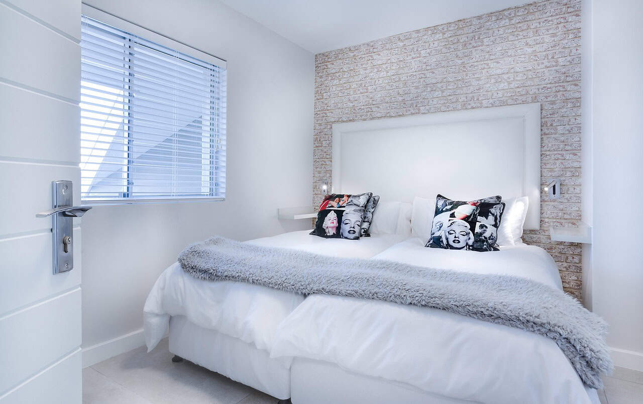 Polyester or Cotton Bedding Which Offers Better Sleep Comfort 1 Polyester or Cotton Bedding Which Offers Better Sleep Comfort