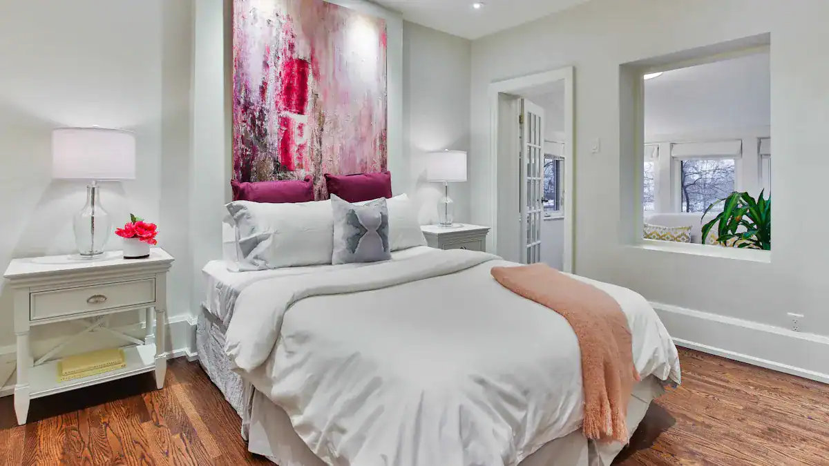 White bedding set secrets for a dreamy bedroom look 4 Styling your bedroom with white bedding
