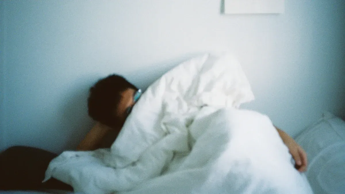Disadvantages of Polyester Bed Sheets