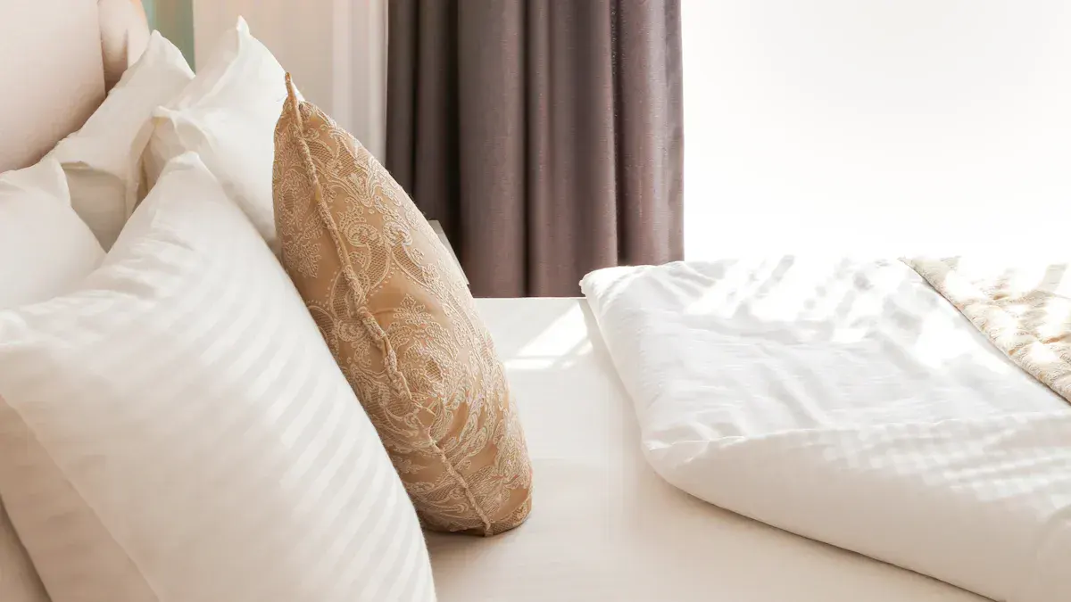 How to match bed sheets and curtains for a stylish bedroom 3 Texture and Overall Coordination