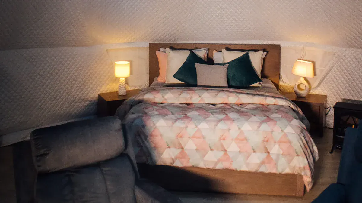 What Makes Polyester Jacquard Fabric Bedding Unique in 2026 2 What Is Polyester Jacquard Fabric Bedding