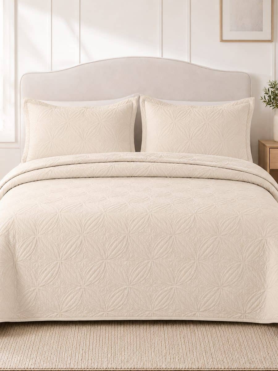 Home 10 Quilted bedspread made with printed microfiber bedding fabric