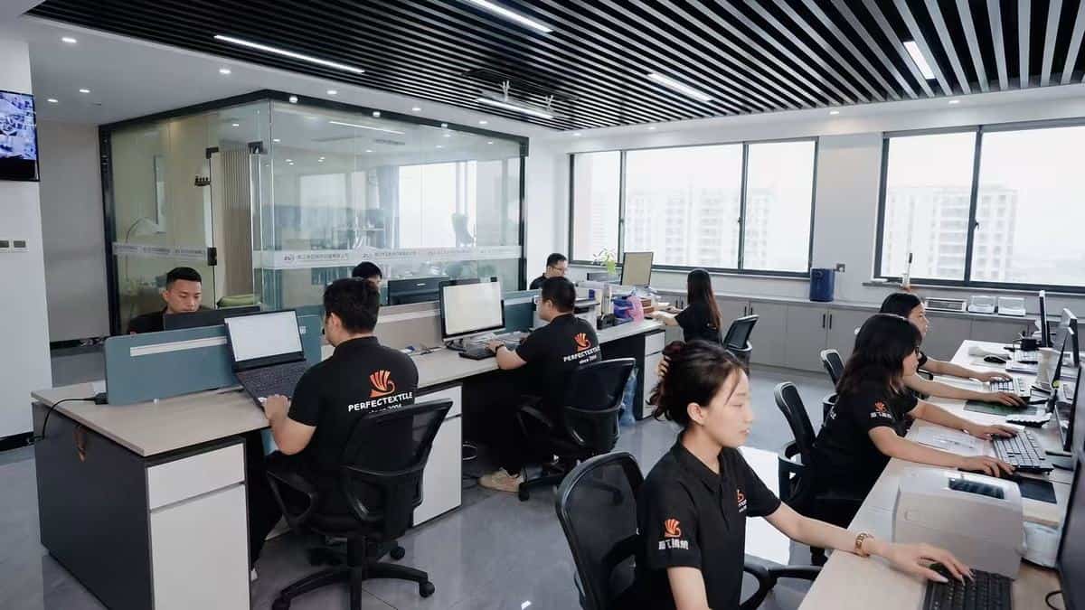 Export communication team at work